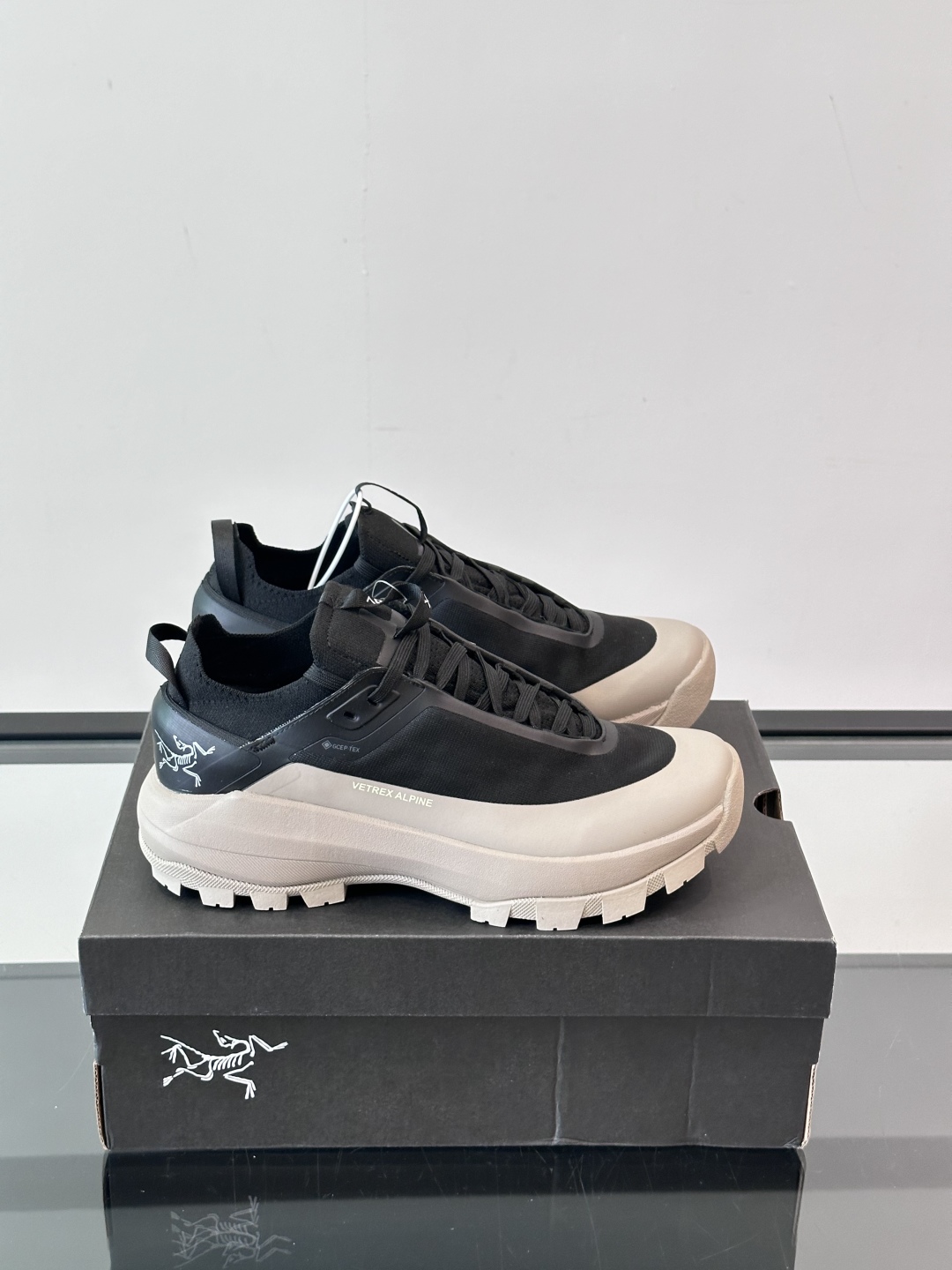 🐦始祖鸟 Vertex AlPine GTX，始祖鸟防水防滑耐磨低帮徒步鞋 Black SaPPhire