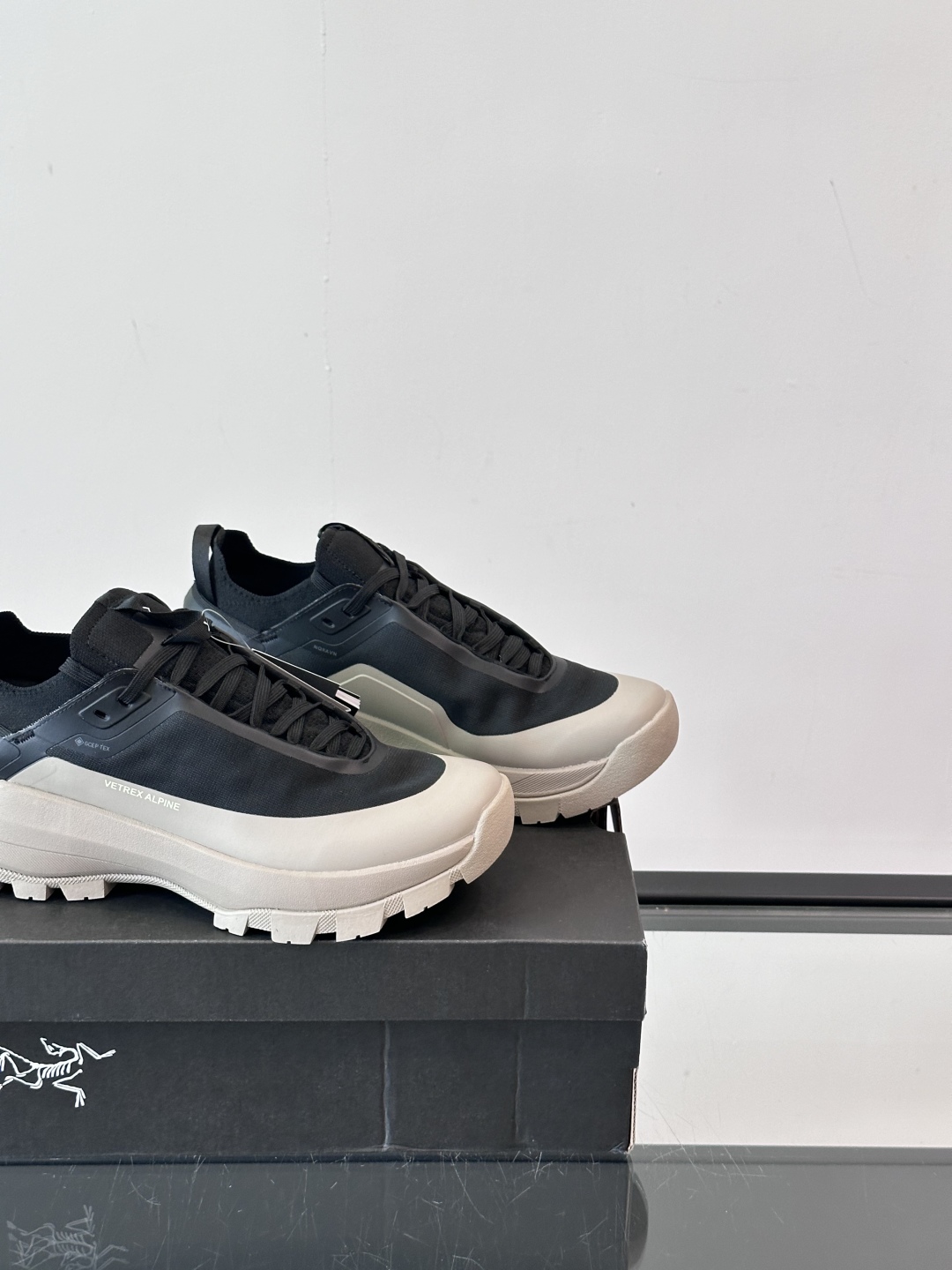 🐦始祖鸟 Vertex AlPine GTX，始祖鸟防水防滑耐磨低帮徒步鞋 Black SaPPhire