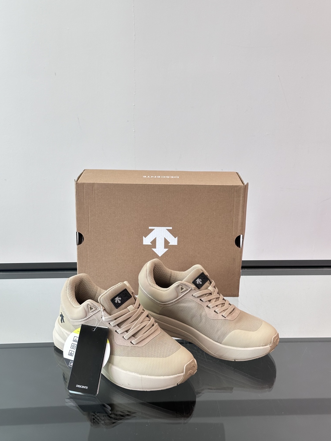 迪桑特(DESCENTE) DUALIS G轻户外都市通勤 GORE- TEX防水运动跑鞋覆盖防水男子 