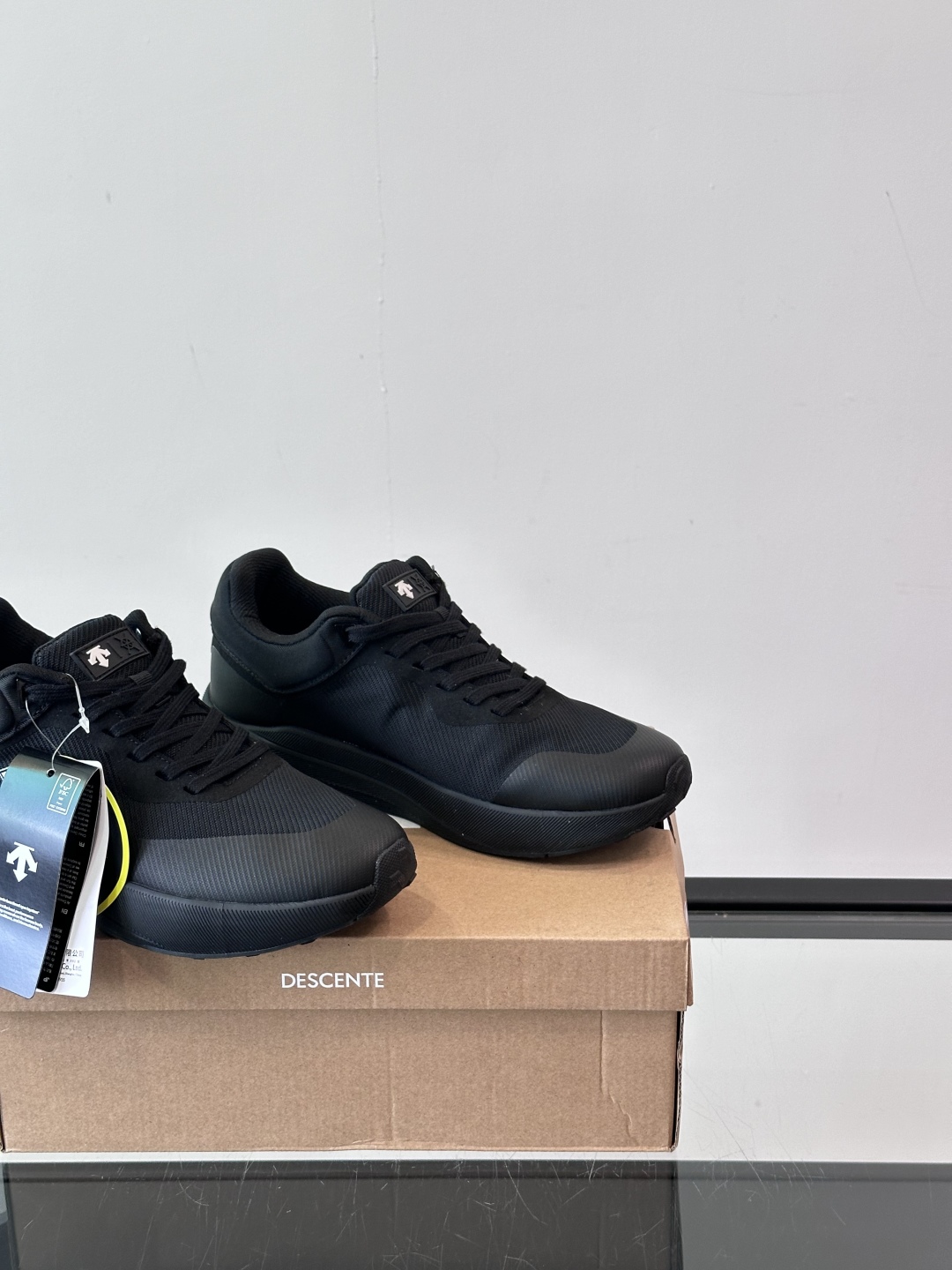迪桑特(DESCENTE) DUALIS G轻户外都市通勤 GORE- TEX防水运动跑鞋覆盖防水男子 