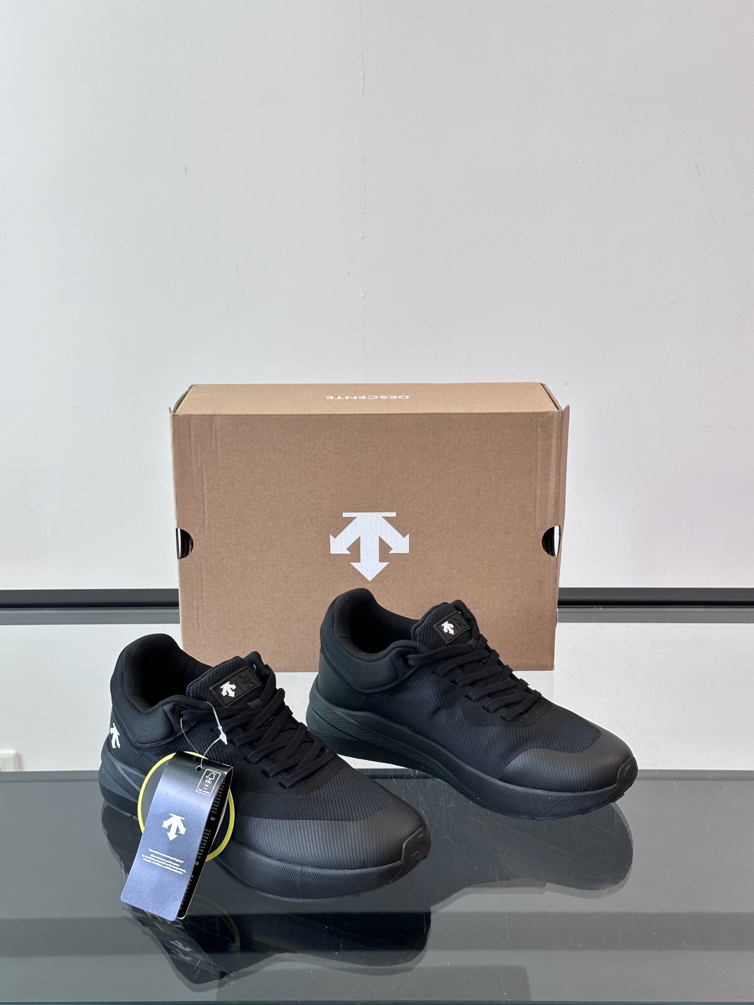 迪桑特(DESCENTE) DUALIS G轻户外都市通勤 GORE- TEX防水运动跑鞋覆盖防水男子 