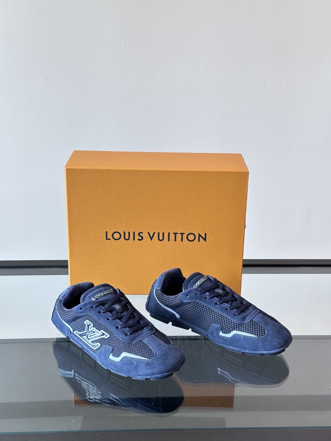 𝐋𝐨𝐮𝐢𝐬 𝐕𝐮𝐢𝐭𝐭𝐨𝐧#路易威登运动鞋 足球鞋 穿上就时髦精 这款FootPrint Soccer