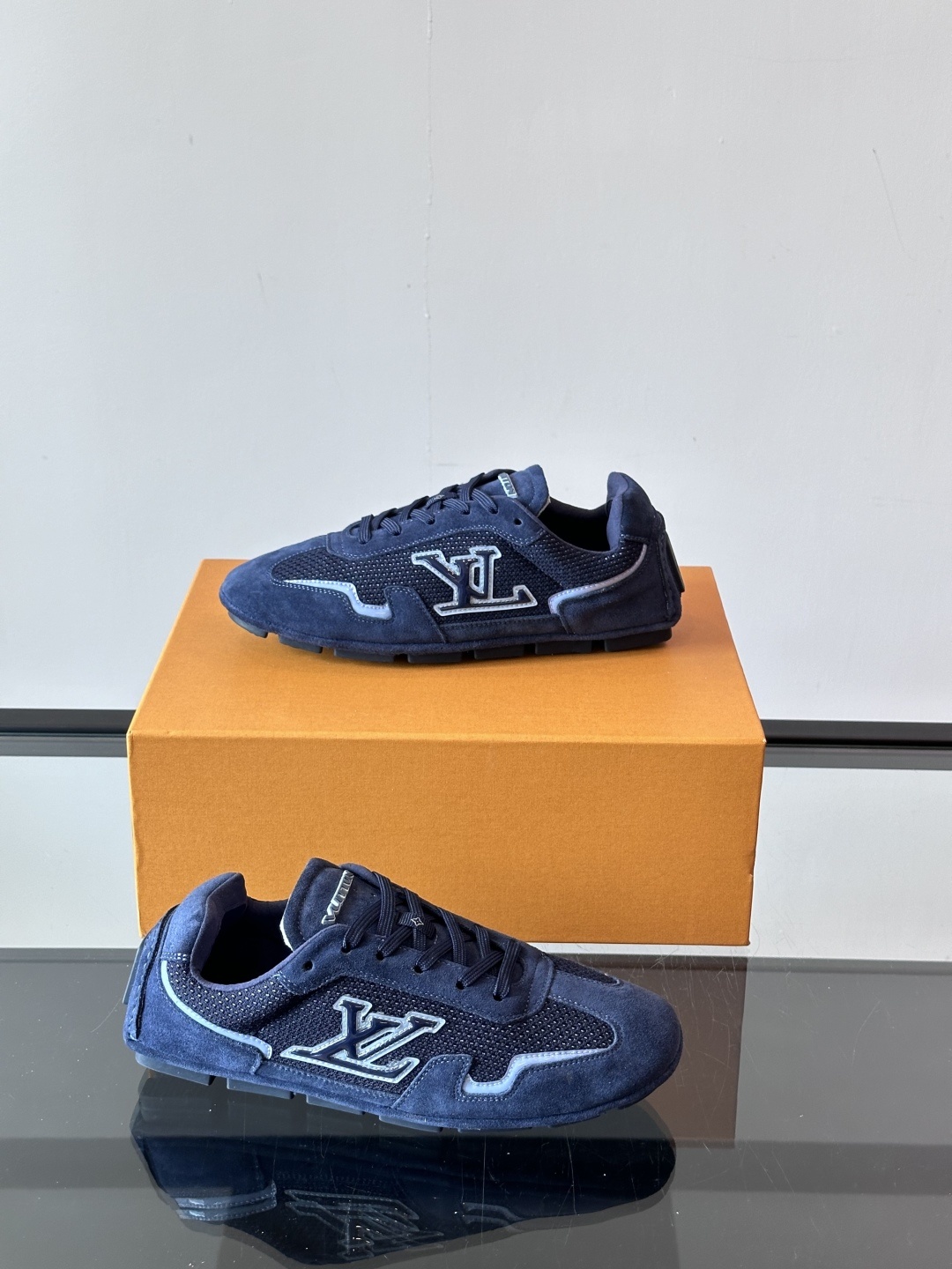 𝐋𝐨𝐮𝐢𝐬 𝐕𝐮𝐢𝐭𝐭𝐨𝐧#路易威登运动鞋 足球鞋 穿上就时髦精 这款FootPrint Soccer