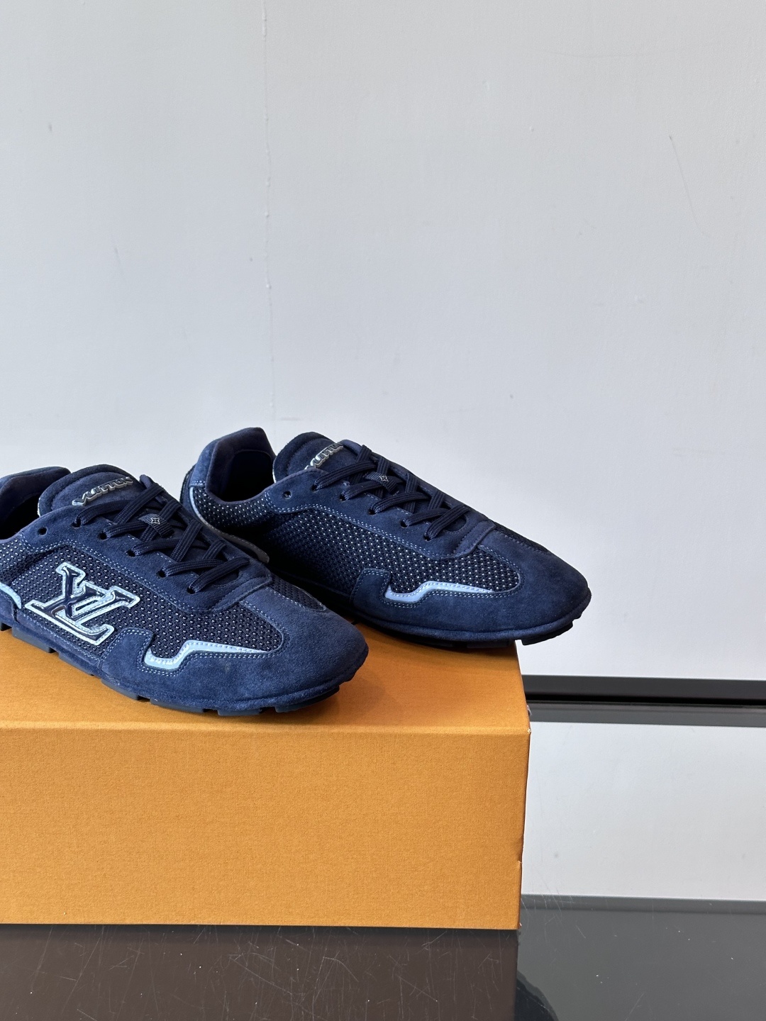 𝐋𝐨𝐮𝐢𝐬 𝐕𝐮𝐢𝐭𝐭𝐨𝐧#路易威登运动鞋 足球鞋 穿上就时髦精 这款FootPrint Soccer