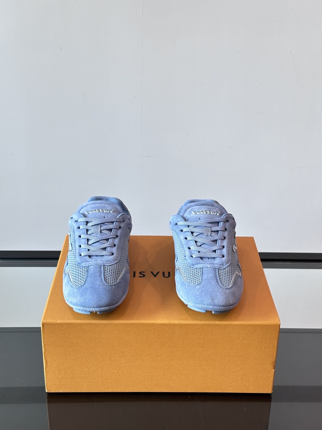 𝐋𝐨𝐮𝐢𝐬 𝐕𝐮𝐢𝐭𝐭𝐨𝐧#路易威登运动鞋 足球鞋 穿上就时髦精 这款FootPrint Soccer