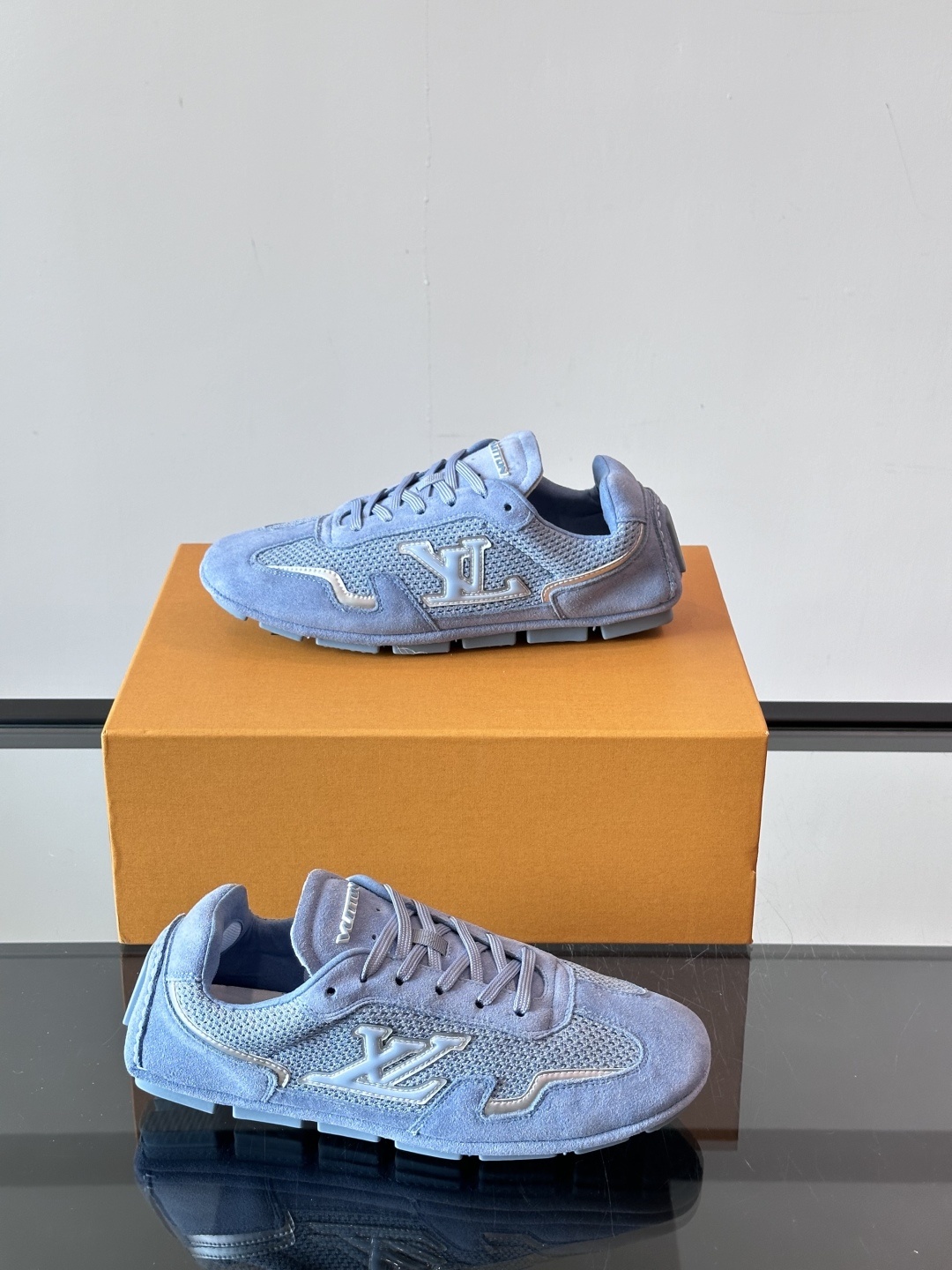 𝐋𝐨𝐮𝐢𝐬 𝐕𝐮𝐢𝐭𝐭𝐨𝐧#路易威登运动鞋 足球鞋 穿上就时髦精 这款FootPrint Soccer