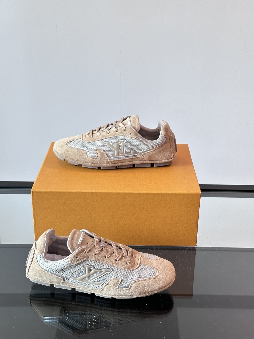 𝐋𝐨𝐮𝐢𝐬 𝐕𝐮𝐢𝐭𝐭𝐨𝐧#路易威登运动鞋 足球鞋 穿上就时髦精 这款FootPrint Soccer