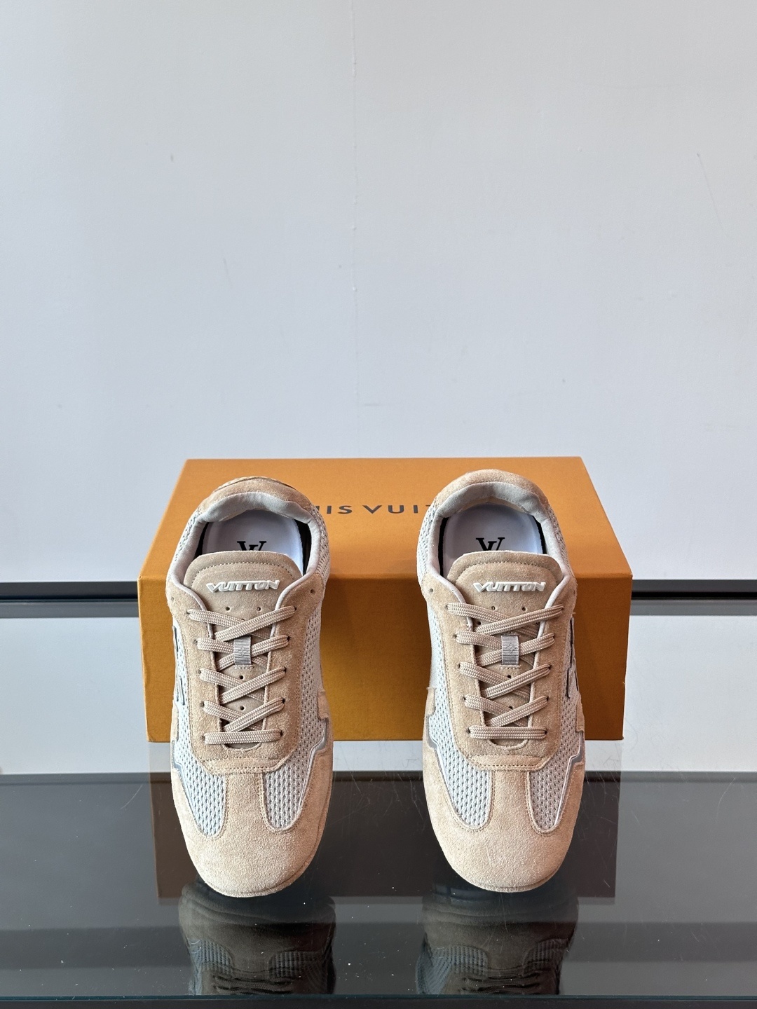 𝐋𝐨𝐮𝐢𝐬 𝐕𝐮𝐢𝐭𝐭𝐨𝐧#路易威登运动鞋 足球鞋 穿上就时髦精 这款FootPrint Soccer