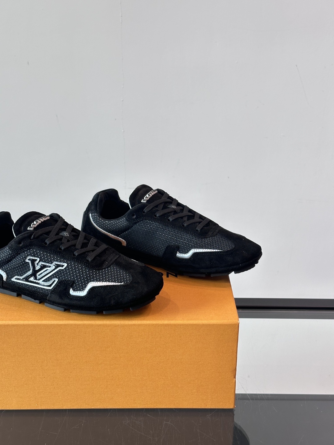 𝐋𝐨𝐮𝐢𝐬 𝐕𝐮𝐢𝐭𝐭𝐨𝐧#路易威登运动鞋 足球鞋 穿上就时髦精 这款FootPrint Soccer