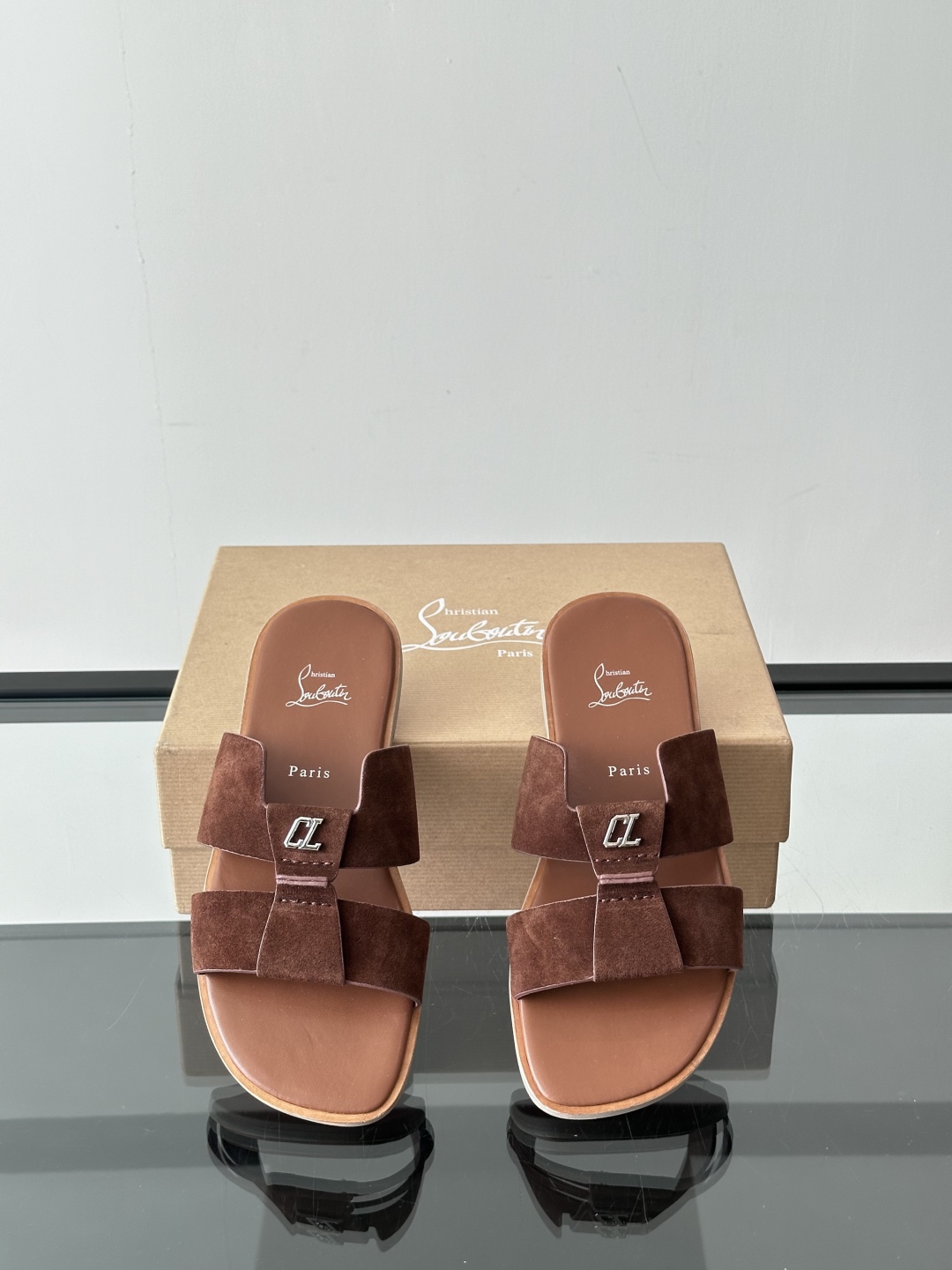 Christia*.Loubouti*高端男士拖鞋凉鞋。原版真牛皮大红底，意大利进口牛皮大底，头层牛皮，