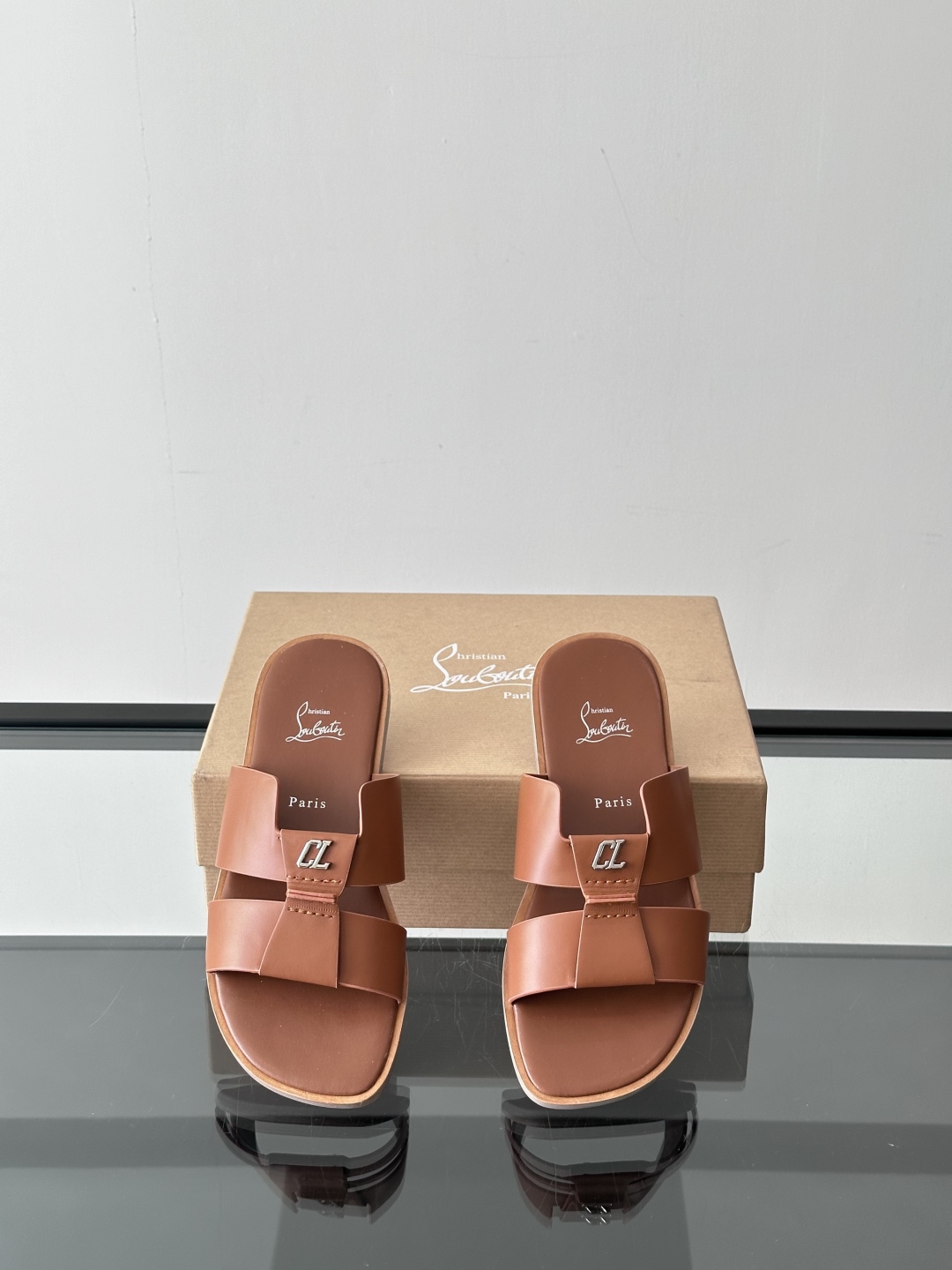 Christia*.Loubouti*高端男士拖鞋凉鞋。原版真牛皮大红底，意大利进口牛皮大底，头层牛皮，