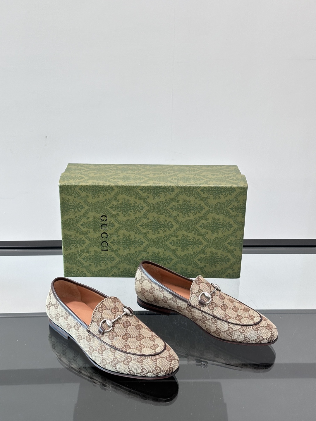Gucci Leather Loafers - Premium Italian Leather, Comfortable & Stylish 6 cmp i1751524021930 9051 0 4