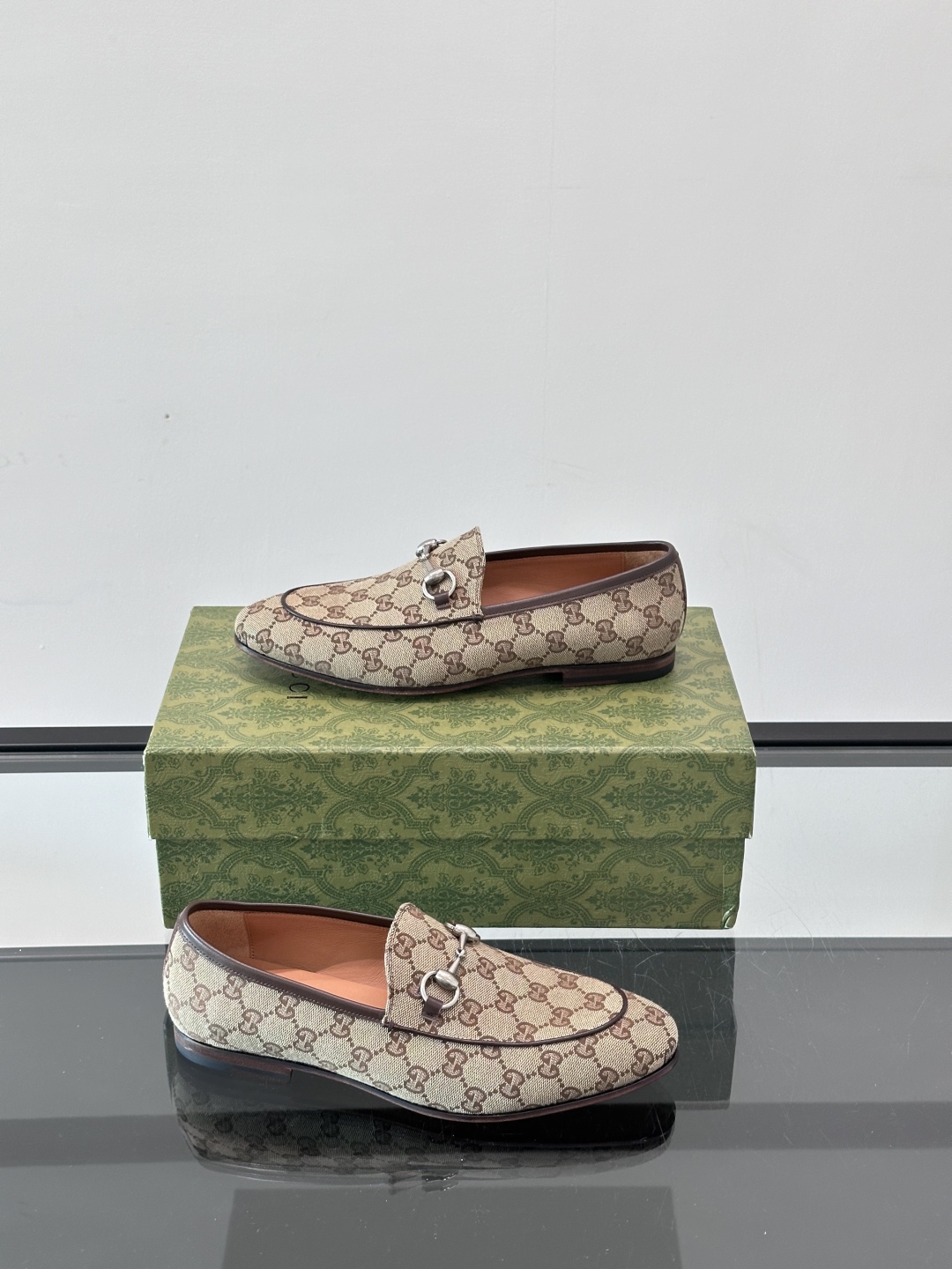Gucci Leather Loafers - Premium Italian Leather, Comfortable & Stylish 5 cmp i1751524027642 4779 0 3