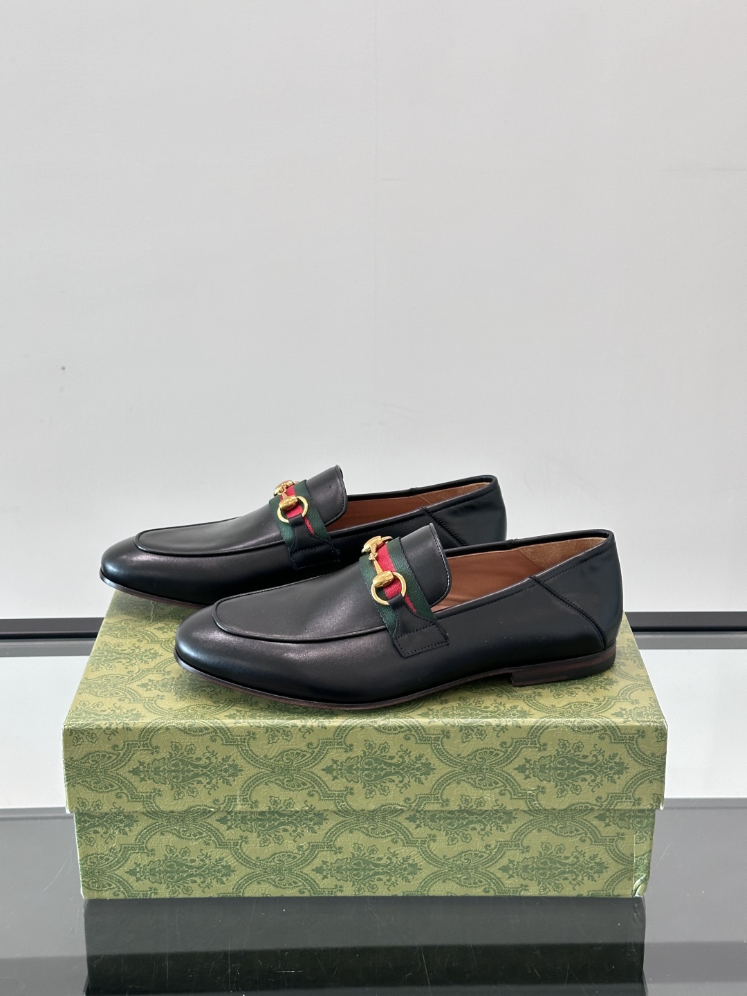 Gucci Leather Loafers for Men - Luxury & Comfort, Sizes 39-44 4 cmp i1751524174025 32 0 2