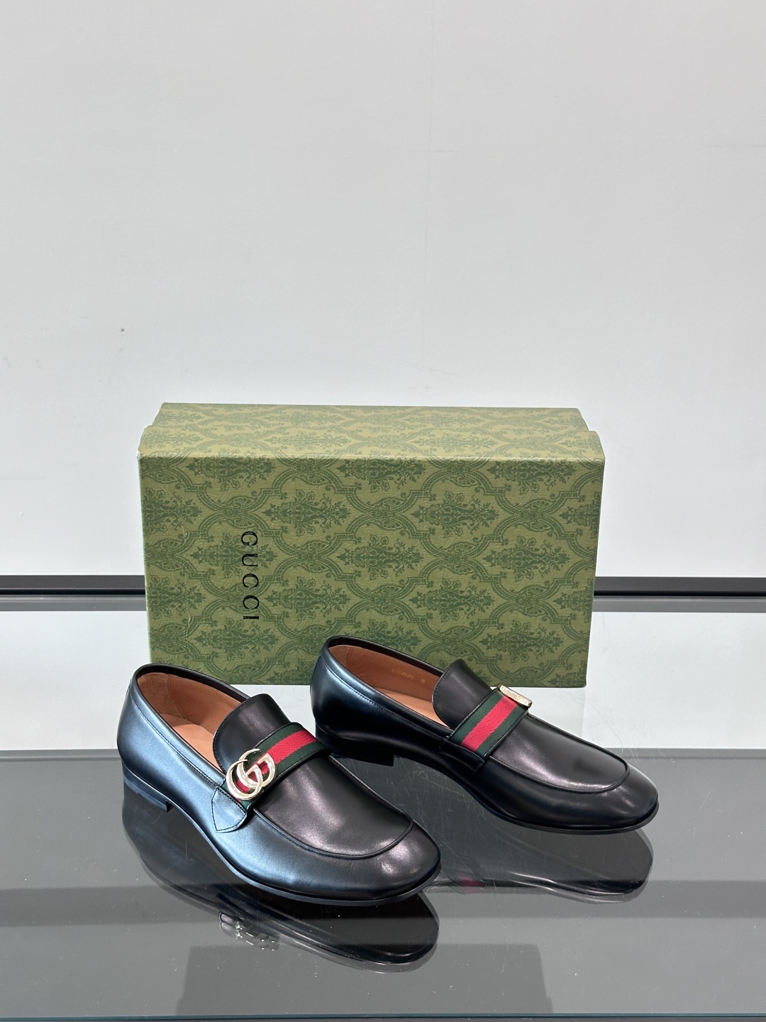 Gucci Men's Leather Loafers - Premium Italian Leather, Comfortable & Stylish 6 cmp i1751524957734 1145 0 4