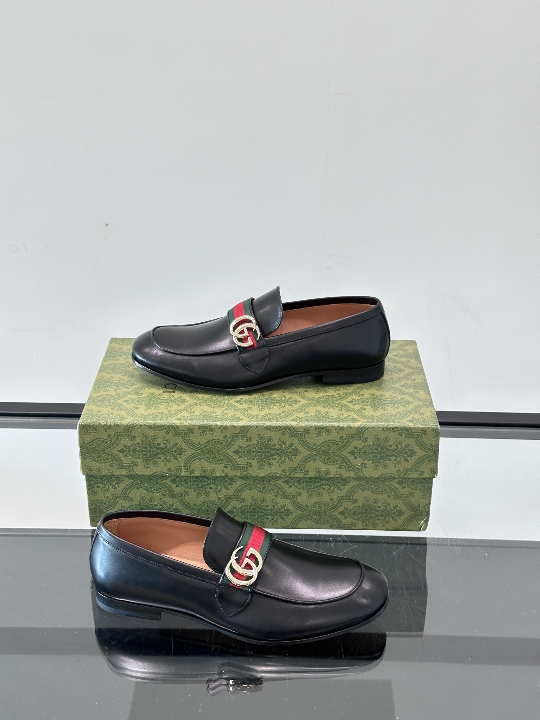 Gucci Men's Leather Loafers - Premium Italian Leather, Comfortable & Stylish 5 cmp i1751524957813 6723 0 3