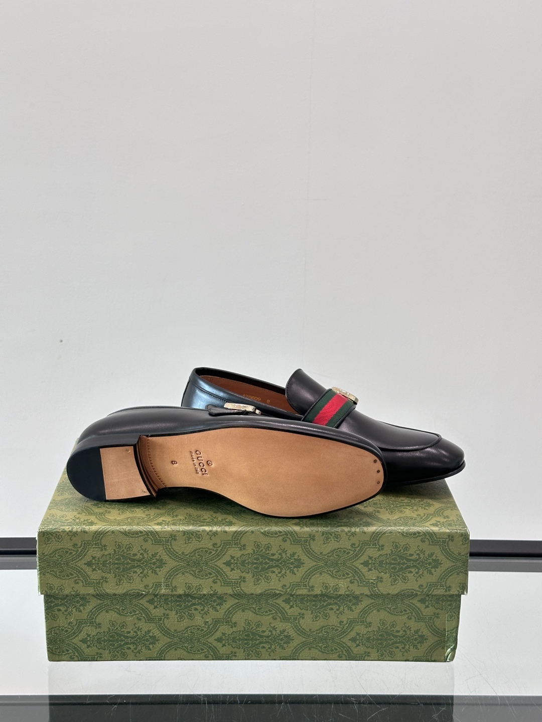 Gucci Men's Leather Loafers - Premium Italian Leather, Comfortable & Stylish 10 cmp i1751524957832 929 0 8