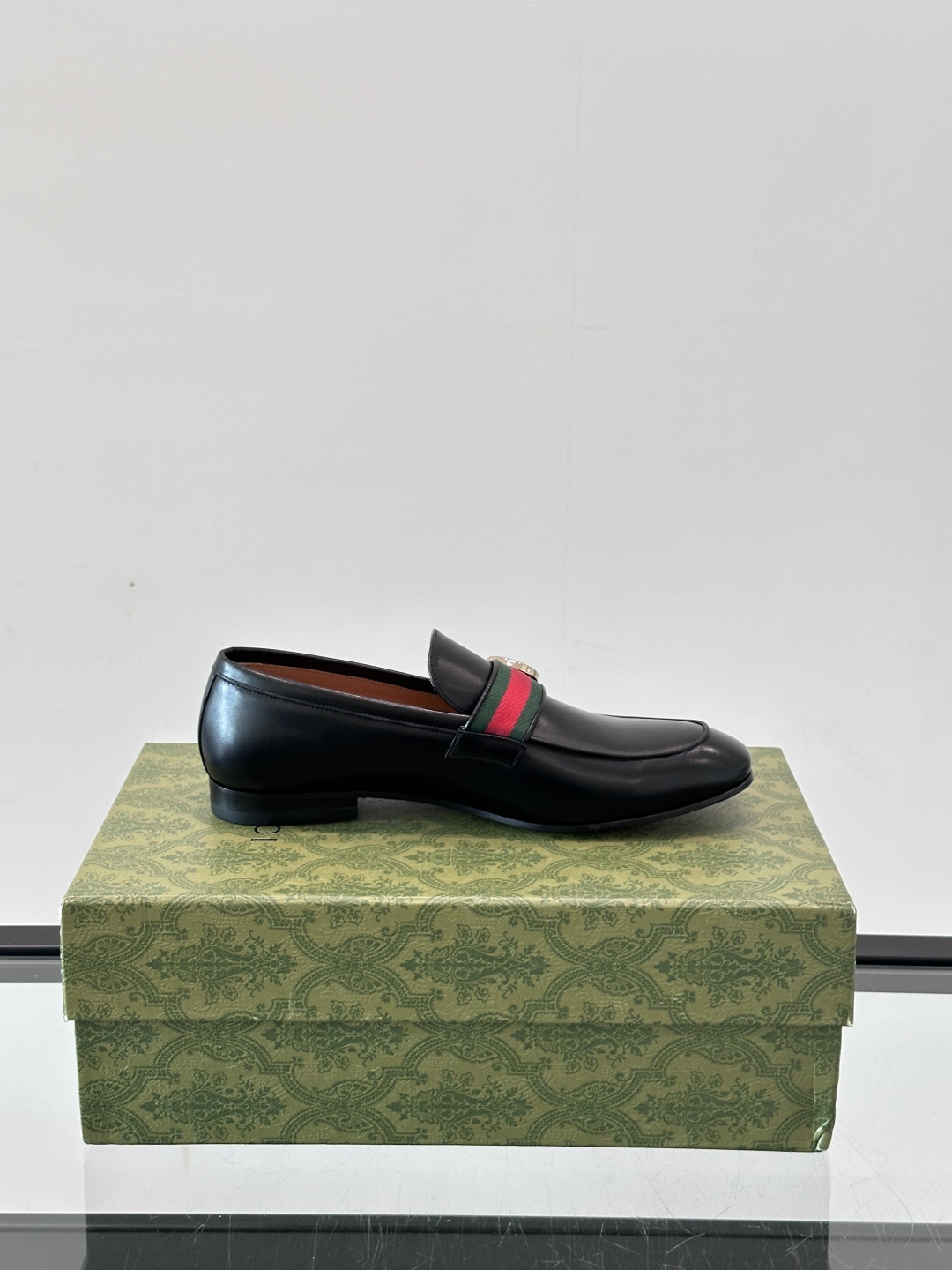 Gucci Men's Leather Loafers - Premium Italian Leather, Comfortable & Stylish 9 cmp i1751524966567 8573 0 7