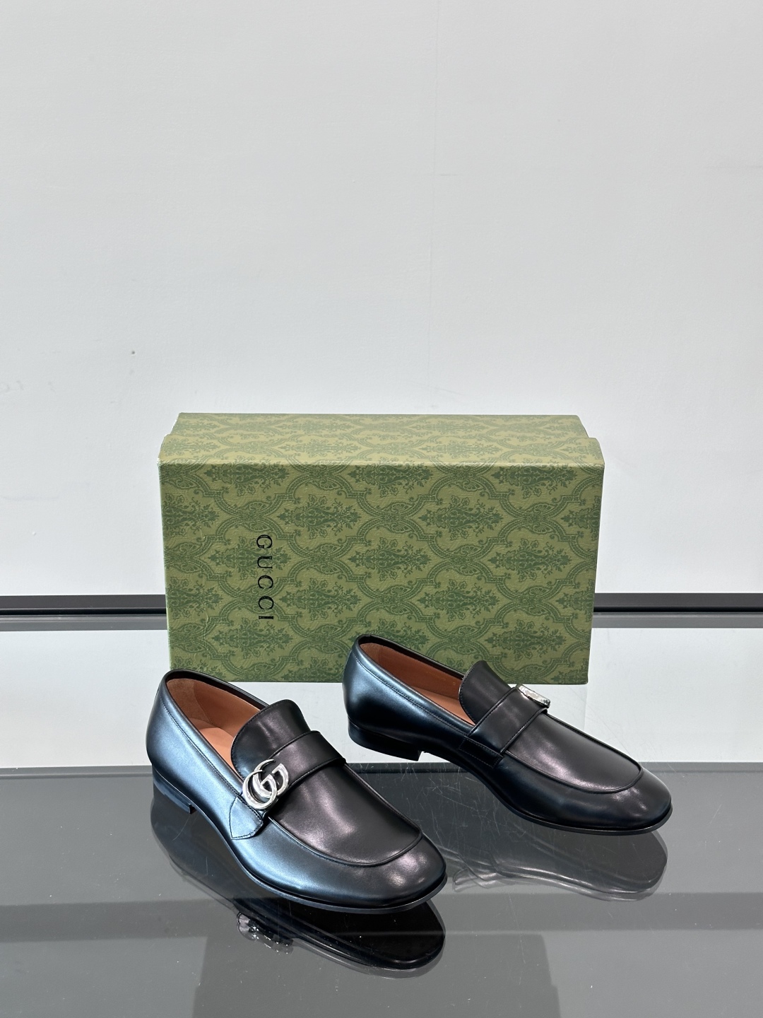 Gucci Men's Leather Loafers - Premium Italian Leather, Comfortable & Stylish 6 cmp i1751525032555 7061 0 4