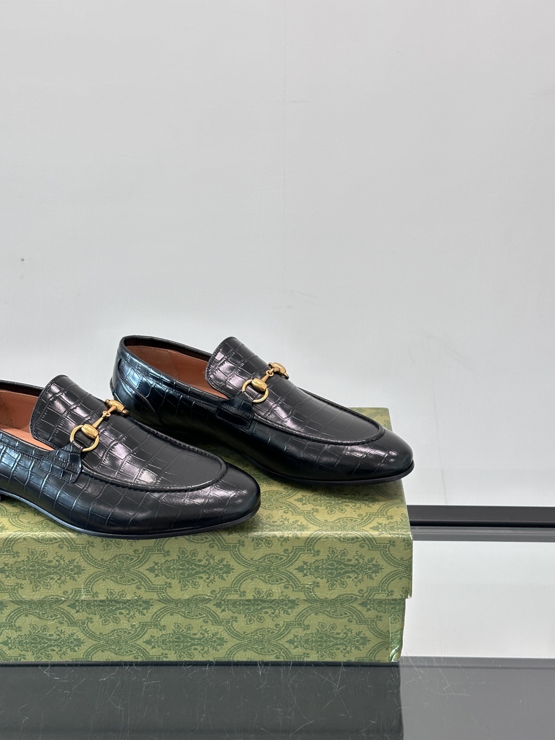 Gucci Men's Leather Loafers - Premium Italian Leather, Comfortable & Stylish 8 cmp i1751546633868 9095 0 6