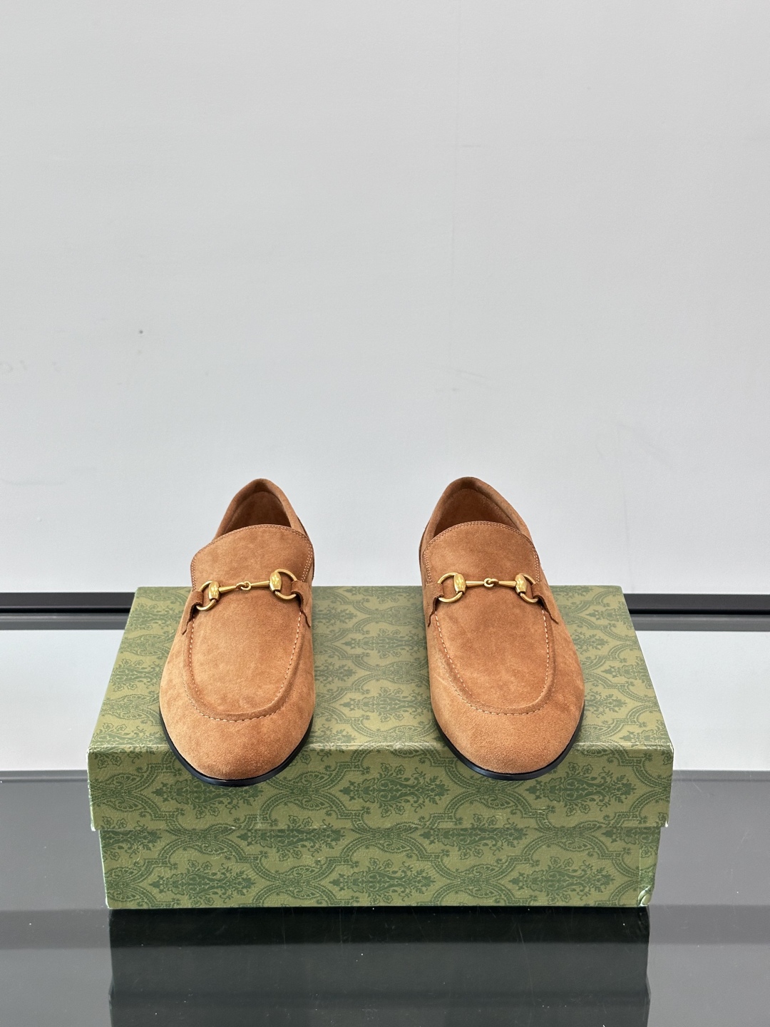 Gucci Leather Loafers for Men - Stylish & Comfortable Italian Design 3 cmp i1751546890510 6250 0 1