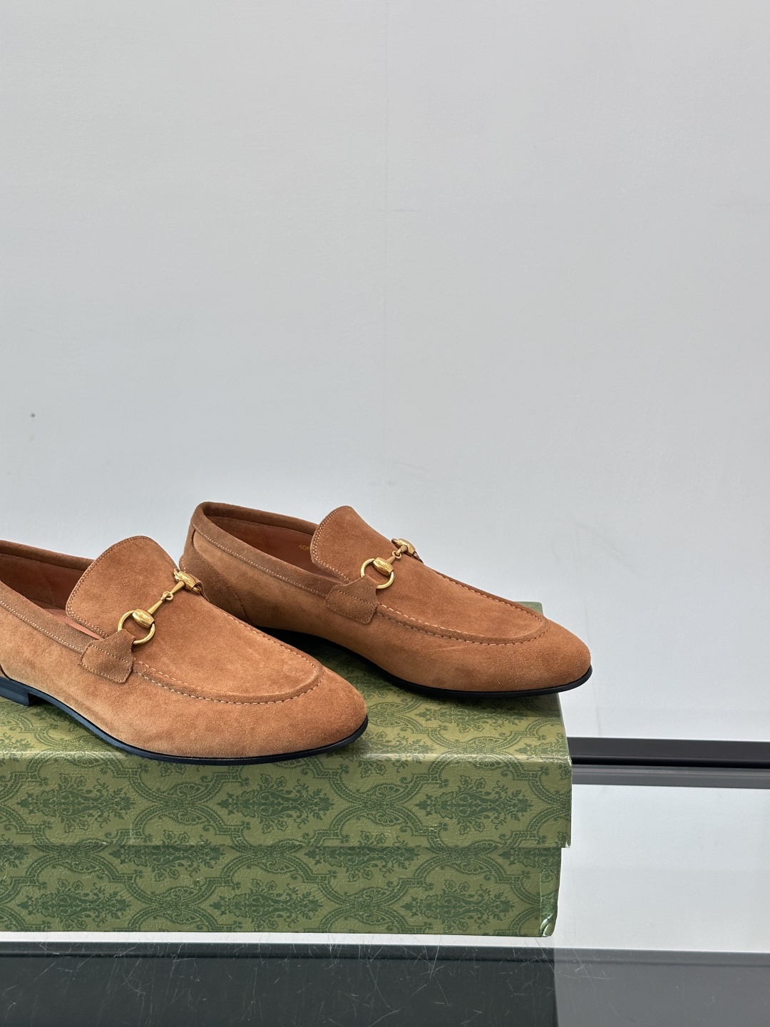 Gucci Leather Loafers for Men - Stylish & Comfortable Italian Design 8 cmp i1751546890557 3942 0 6