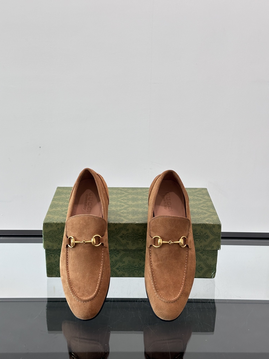 Gucci Leather Loafers for Men - Stylish & Comfortable Italian Design 7 cmp i1751546895751 8179 0 5