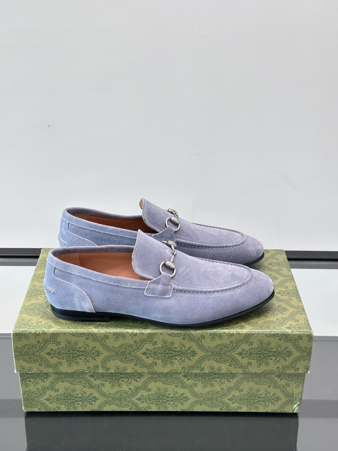 Gucci Premium Leather Casual Shoes for Men - Stylish & Comfortable 2 cmp i1751546915726 8571 0 0