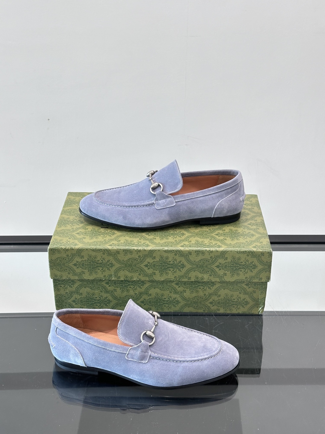 Gucci Premium Leather Casual Shoes for Men - Stylish & Comfortable 5 cmp i1751546919344 8854 0 3