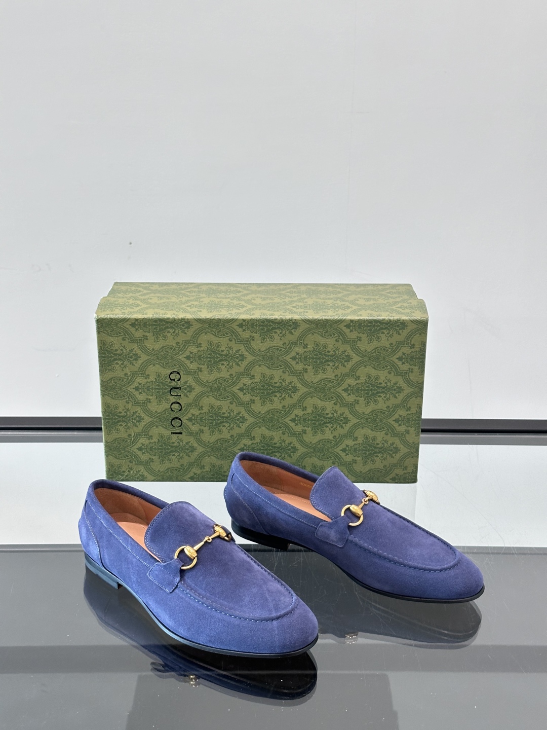Gucci Men's Leather Loafers - Premium Italian Leather, Comfortable Fit 6 cmp i1751546948977 7308 0 4