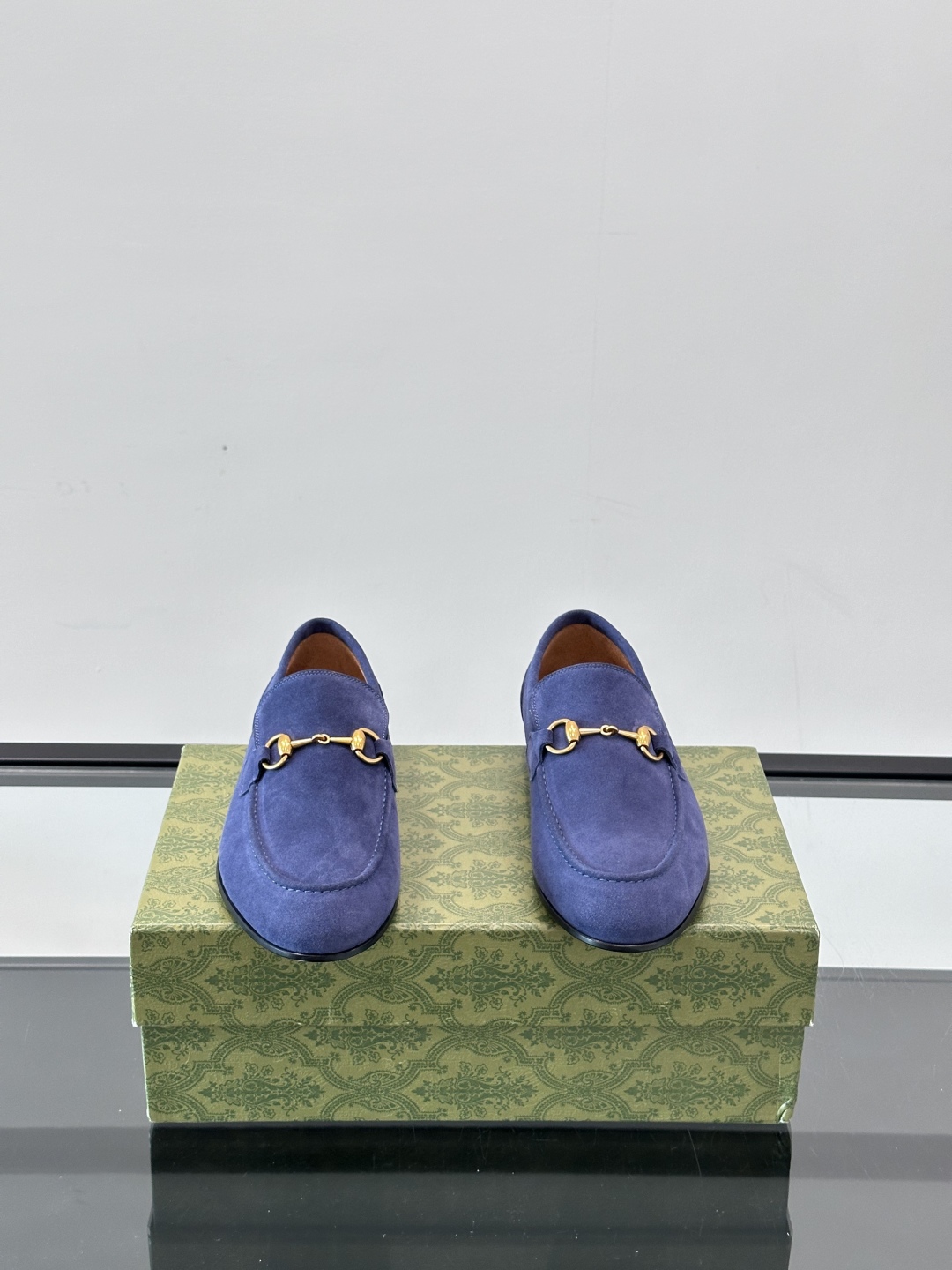 Gucci Men's Leather Loafers - Premium Italian Leather, Comfortable Fit 3 cmp i1751546948981 1581 0 1