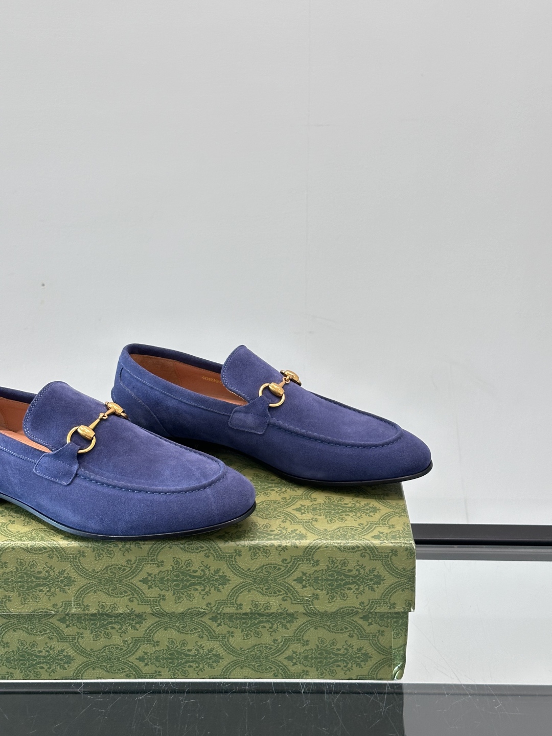 Gucci Men's Leather Loafers - Premium Italian Leather, Comfortable Fit 8 cmp i1751546955425 8297 0 6