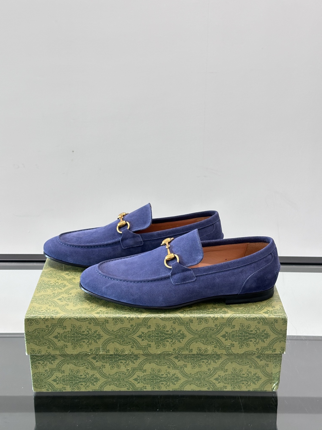 Gucci Men's Leather Loafers - Premium Italian Leather, Comfortable Fit 4 cmp i1751546955517 5351 0 2