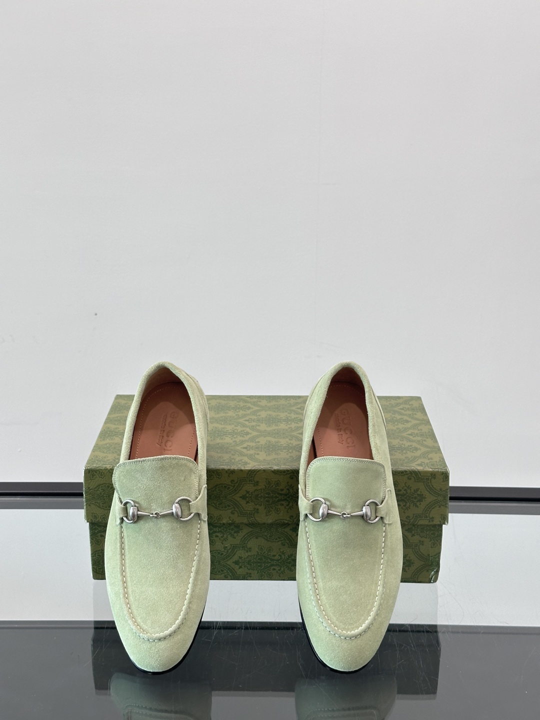 Gucci Leather Loafers for Men - Premium Italian Leather, Comfortable Fit 7 cmp i1751546965304 36 0 5