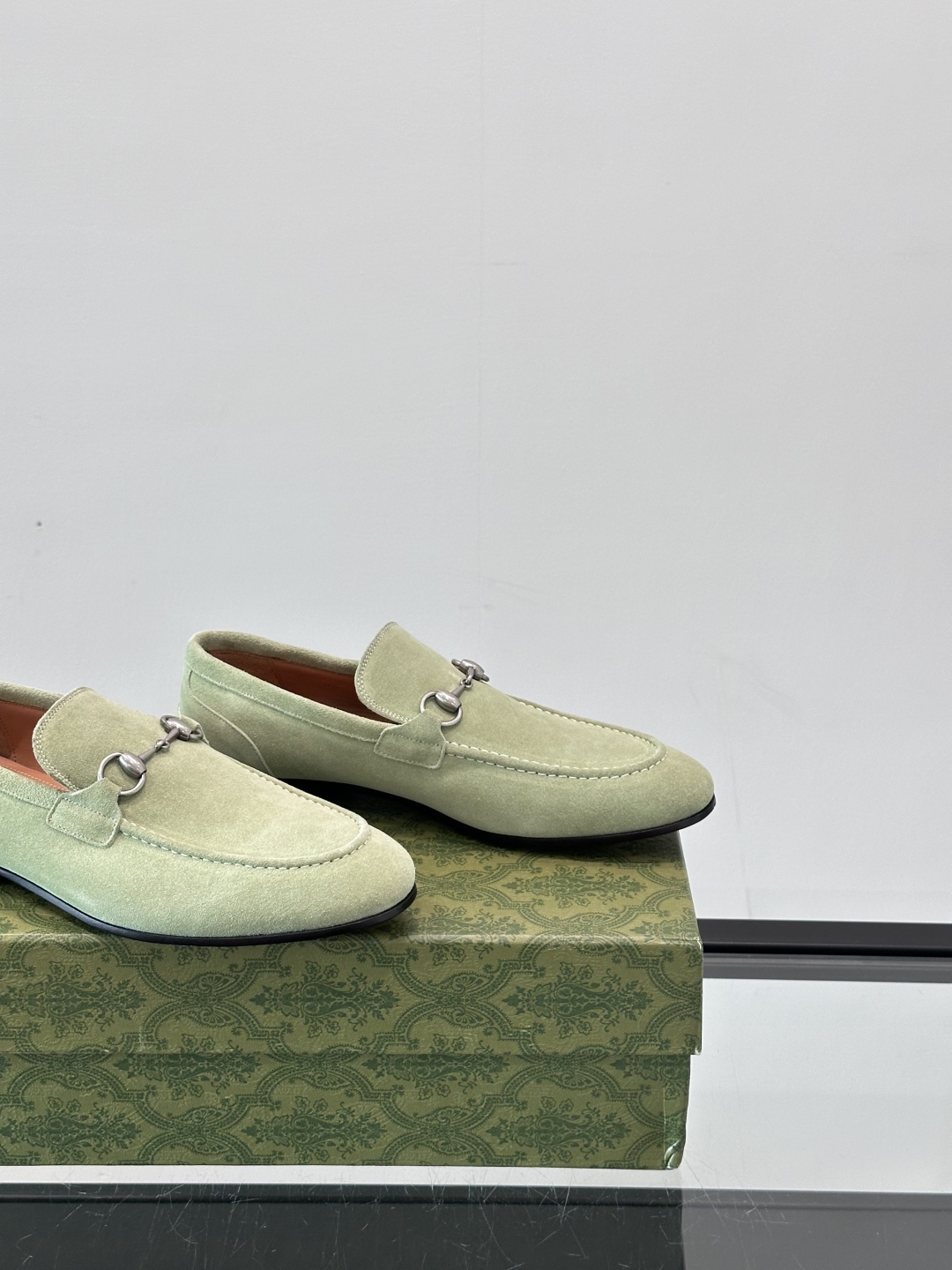 Gucci Leather Loafers for Men - Premium Italian Leather, Comfortable Fit 8 cmp i1751546970635 608 0 6