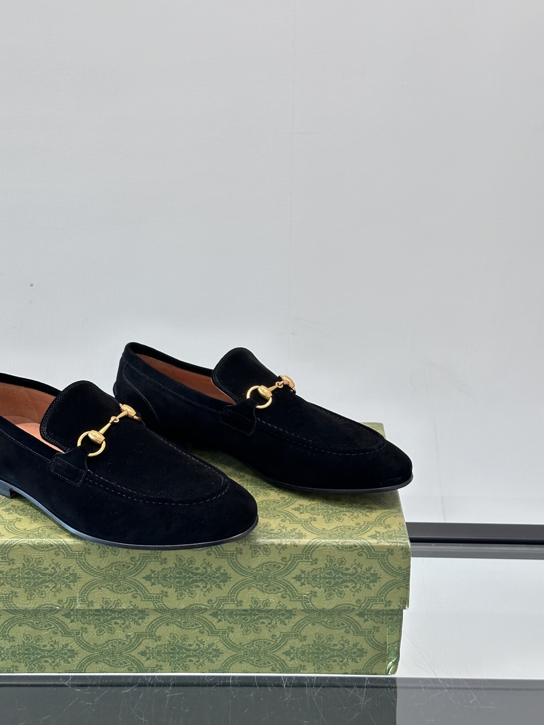 Gucci Men's Leather Casual Shoes - Premium Italian Leather, Comfortable Fit 8 cmp i1751547006433 2181 0 6