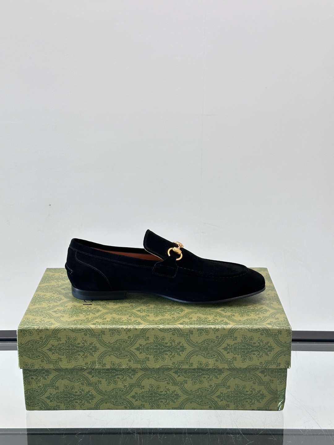 Gucci Men's Leather Casual Shoes - Premium Italian Leather, Comfortable Fit 9 cmp i1751547006437 1861 0 7