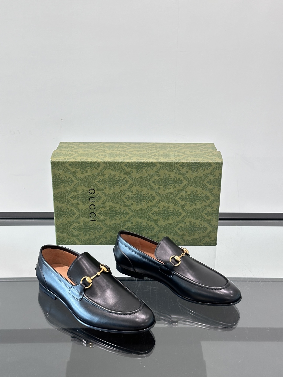 Gucci Leather Loafers - Premium Italian Leather, Comfortable & Stylish 6 cmp i1751547130650 3138 0 4