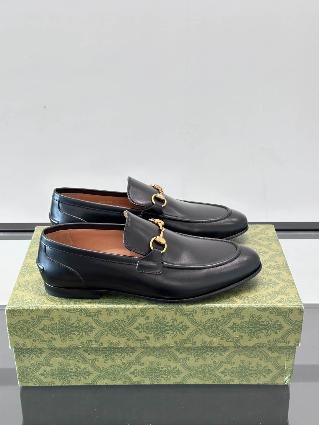 Gucci Leather Loafers - Premium Italian Leather, Comfortable & Stylish 2 cmp i1751547136807 5868 0 0
