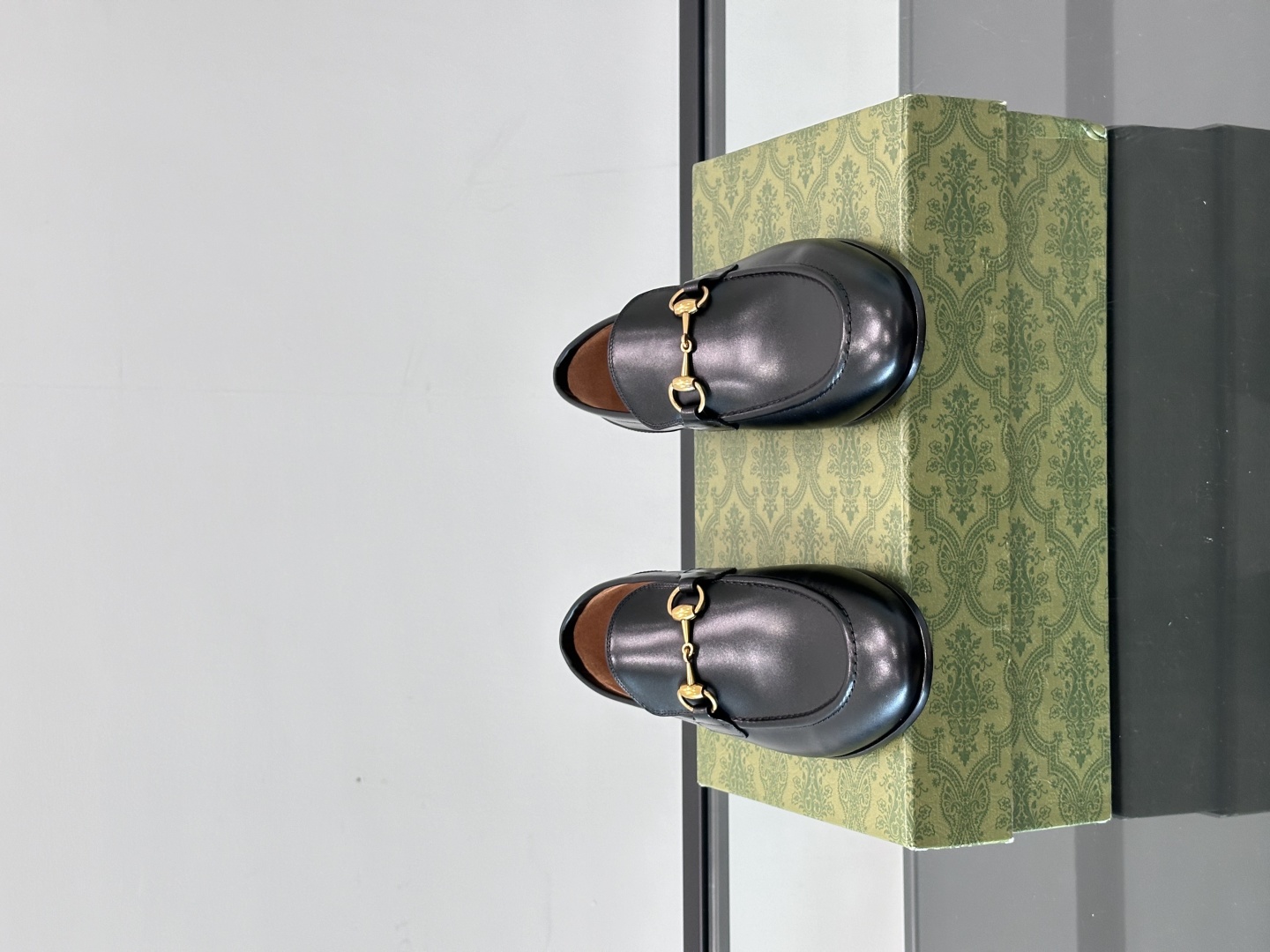 Gucci Leather Loafers - Premium Italian Leather, Comfortable & Stylish 3 cmp i1751547141035 856 0 1