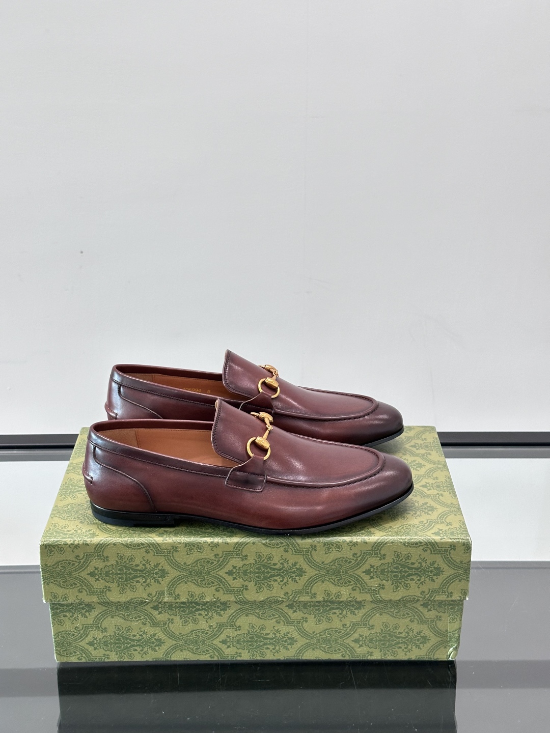 Gucci Leather Loafers for Men - Luxurious, Comfortable, and Stylish 2 cmp i1751547303026 28 0 0