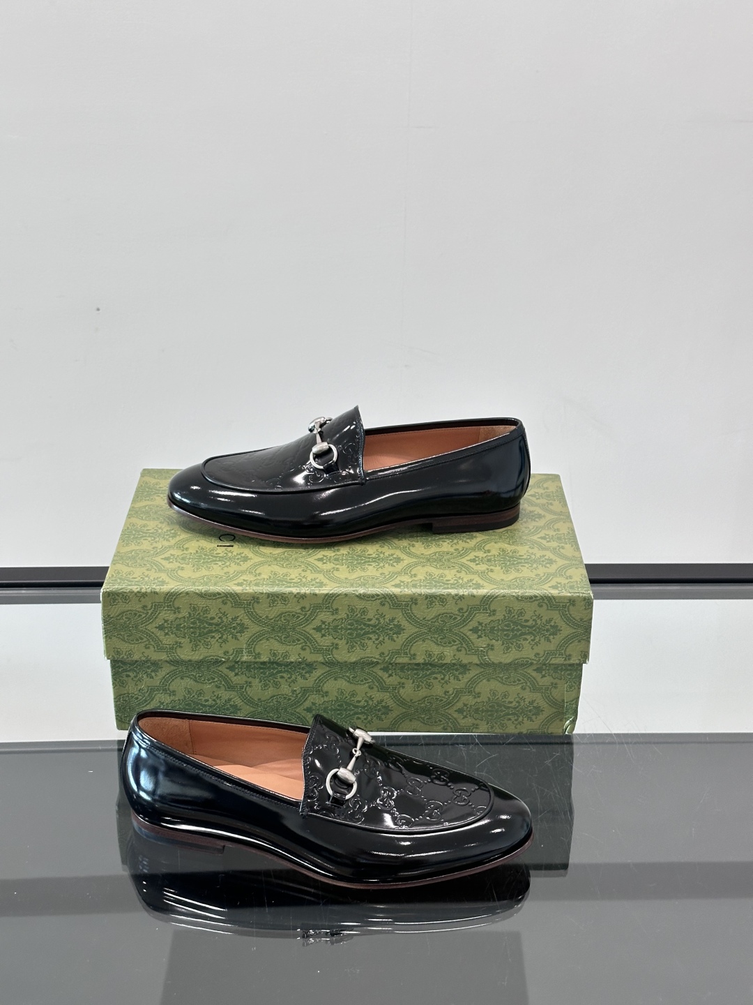 Gucci Leather Casual Shoes for Men - Premium Quality & Comfort 5 cmp i1751547572592 6461 0 3