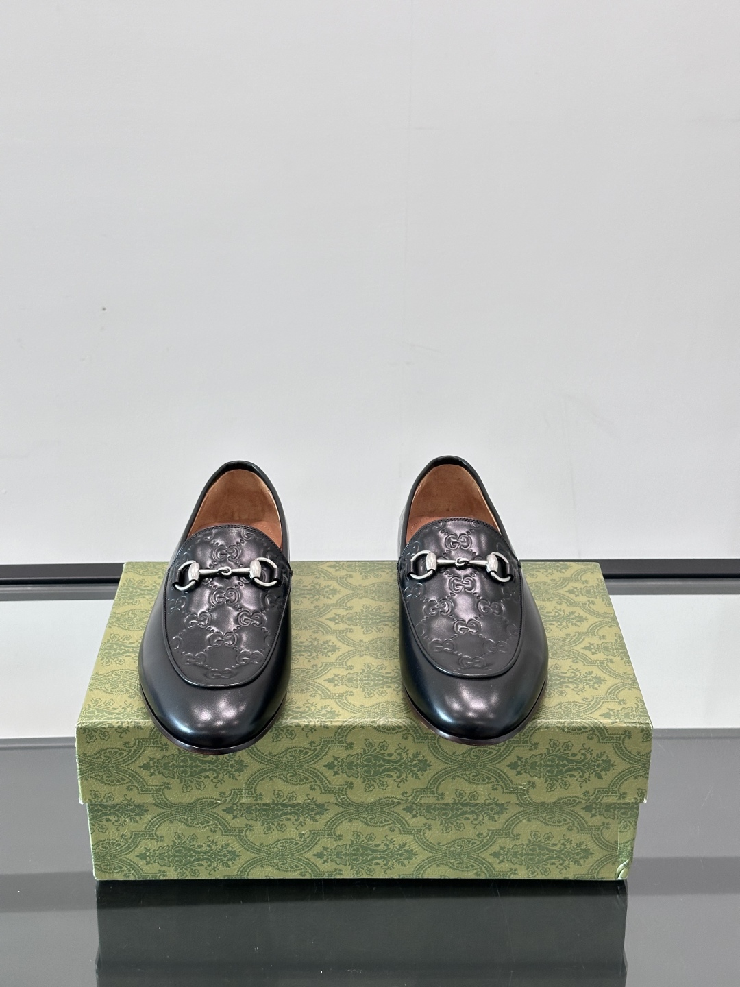 Gucci Men's Leather Loafers - Premium Italian Leather, Comfortable & Stylish 3 cmp i1751547597297 8119 0 1
