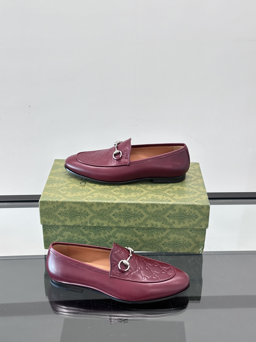 Gucci Leather Loafers for Men - Premium Quality & Comfortable Fit 5 cmp i1751547631899 1759 0 3