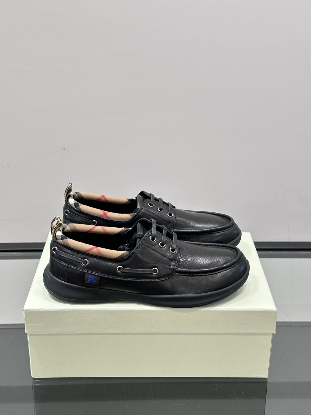 Burberry Checkered Leather Sneakers: Classic Style & Comfort, Sizes 38-46 2 cmp i1751548842612 6250 0 0