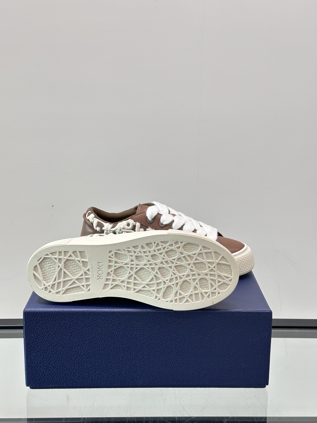 Dior B33 Oblique Print Leather Sneakers - Stylish Tennis-Inspired Design 10 cmp i1751549050091 6557 0 8