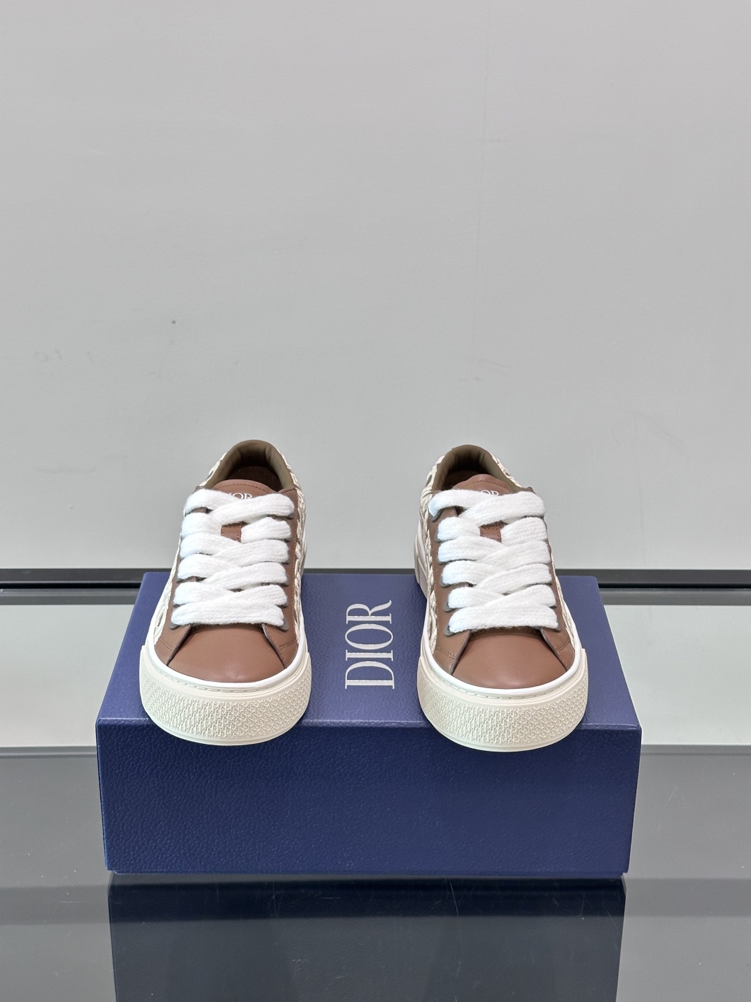 Dior B33 Oblique Print Leather Sneakers - Stylish Tennis-Inspired Design 3 cmp i1751549050150 7416 0 1