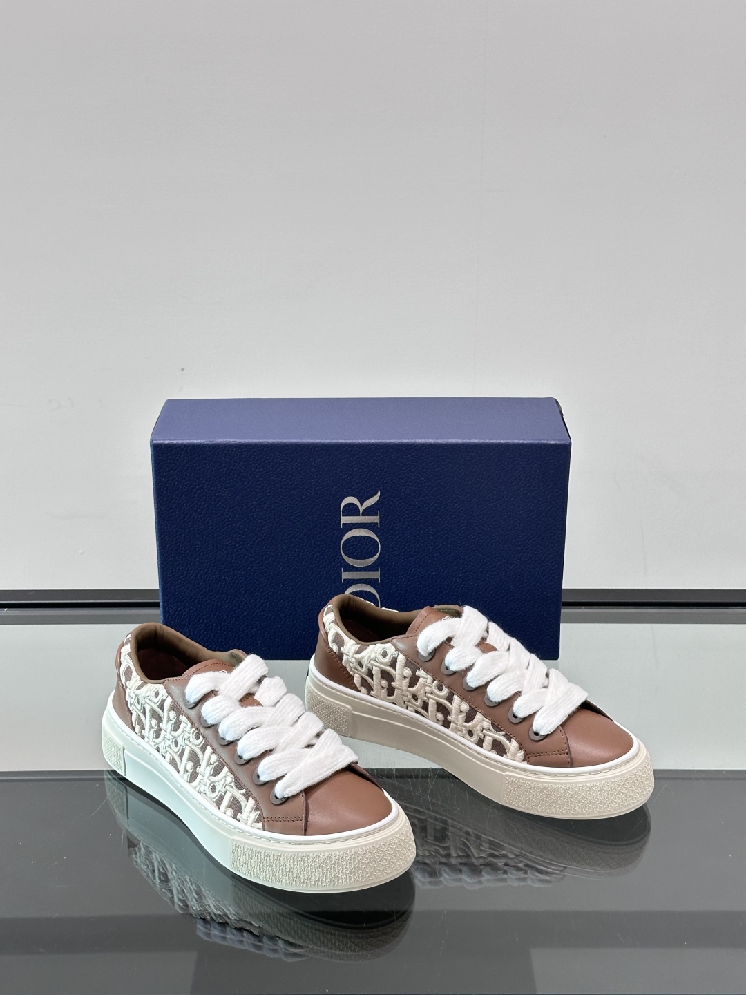 Dior B33 Oblique Print Leather Sneakers - Stylish Tennis-Inspired Design 6 cmp i1751549050165 3676 0 4