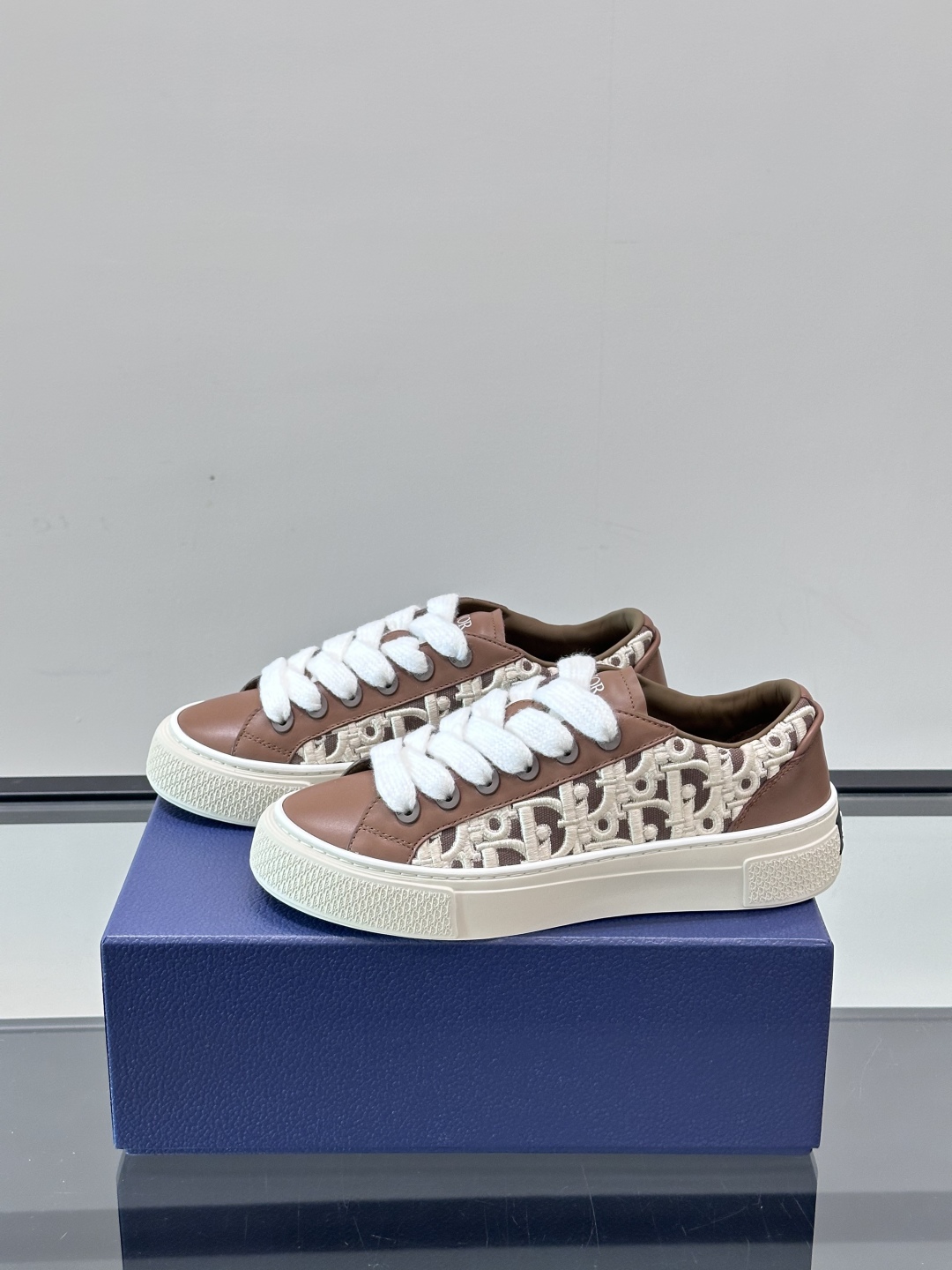 Dior B33 Oblique Print Leather Sneakers - Stylish Tennis-Inspired Design 4 cmp i1751549056104 5895 0 2