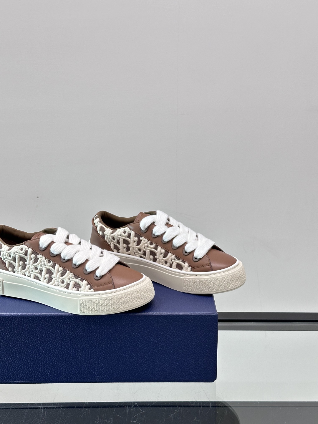 Dior B33 Oblique Print Leather Sneakers - Stylish Tennis-Inspired Design 8 cmp i1751549056180 3273 0 6